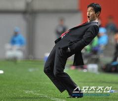 崔龙洙视频,足球战术与执教智慧